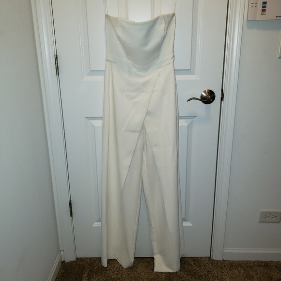 White House Black Market - Picture 2 of 6